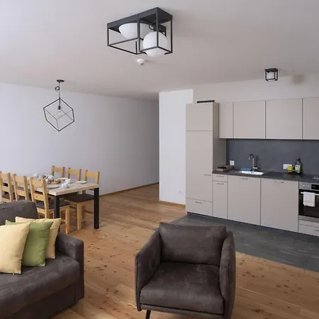 公寓 Chasa Helvetia Duai 米施泰尔