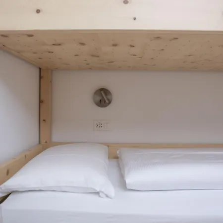 Chasa Helvetia Duai 米施泰尔