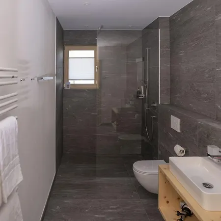 Apartment Chasa Helvetia Duai *