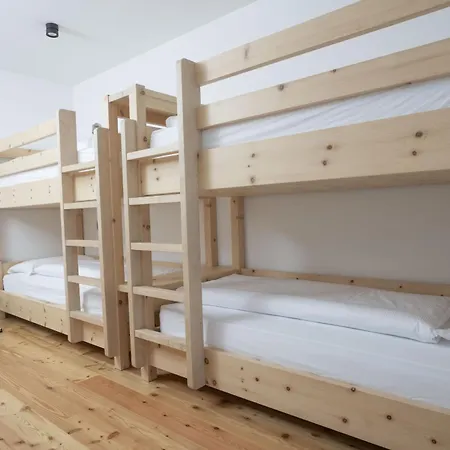 Apartment Chasa Helvetia Duai